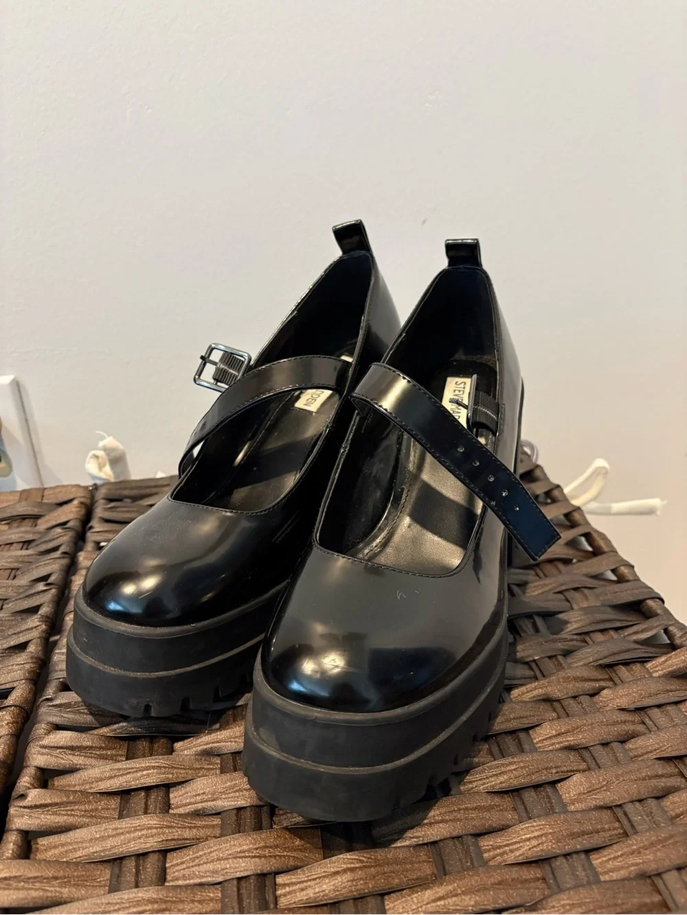 Steve Madden Black Patent Mary Jane Platform Pumps